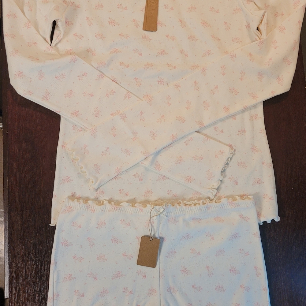 SKIMS Pink Floral Long Sleeve Shorts PJ Set - Picture 3 of 6